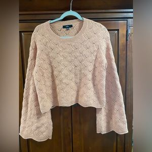 Women’s Lulu’s sweater color light peach/cream